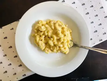 Baked Havarti and Cheddar Macaroni and Cheese - Hungry Six